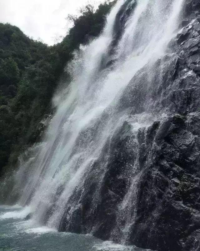 可升降输送机 大型皮带式传送机 220v电动运输机